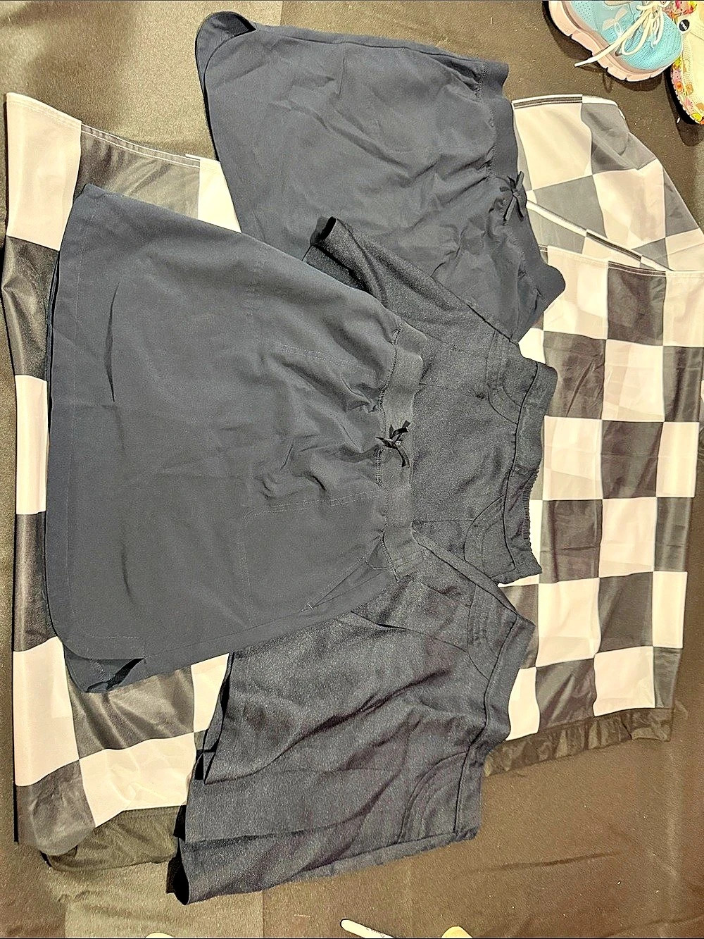 4 Nautica Girls Size 14 navy school Skits